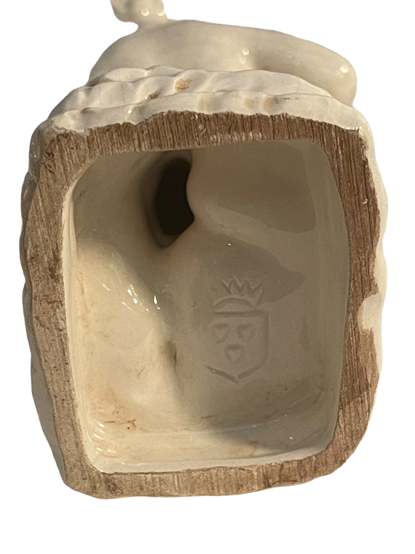Statuina in ceramica bianca, fanciullo che suona, XX secolo