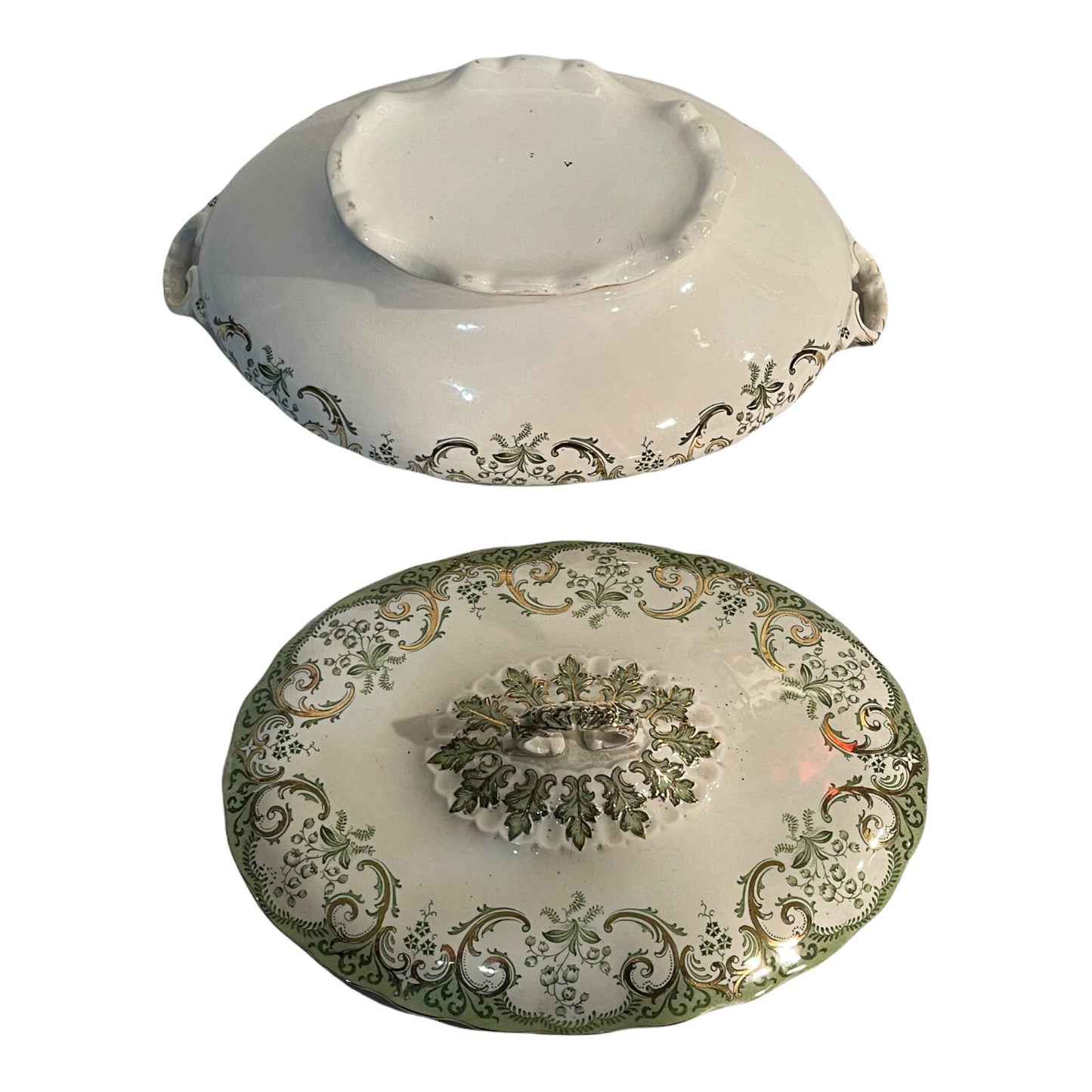 Zuppiera in ceramica, XX secolo, finemente decorata a mano