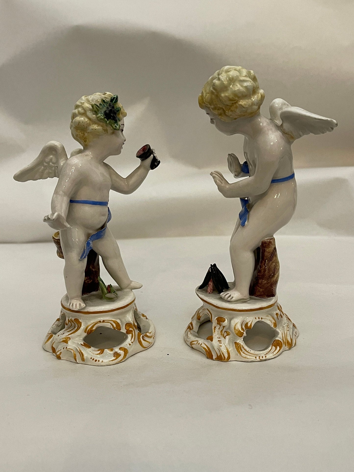 Coppia angioletti in caramica di Nove, XX secolo