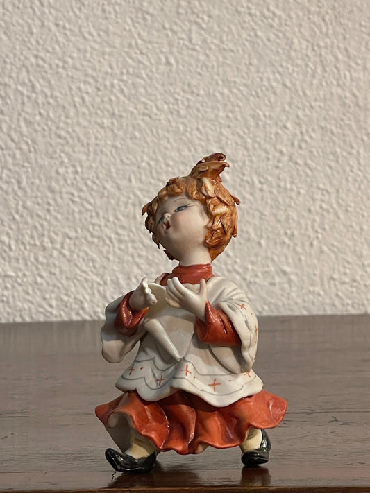 Céramique de Capodimonte représentant "Coldboy", hauteur 13 cm, époque vintage