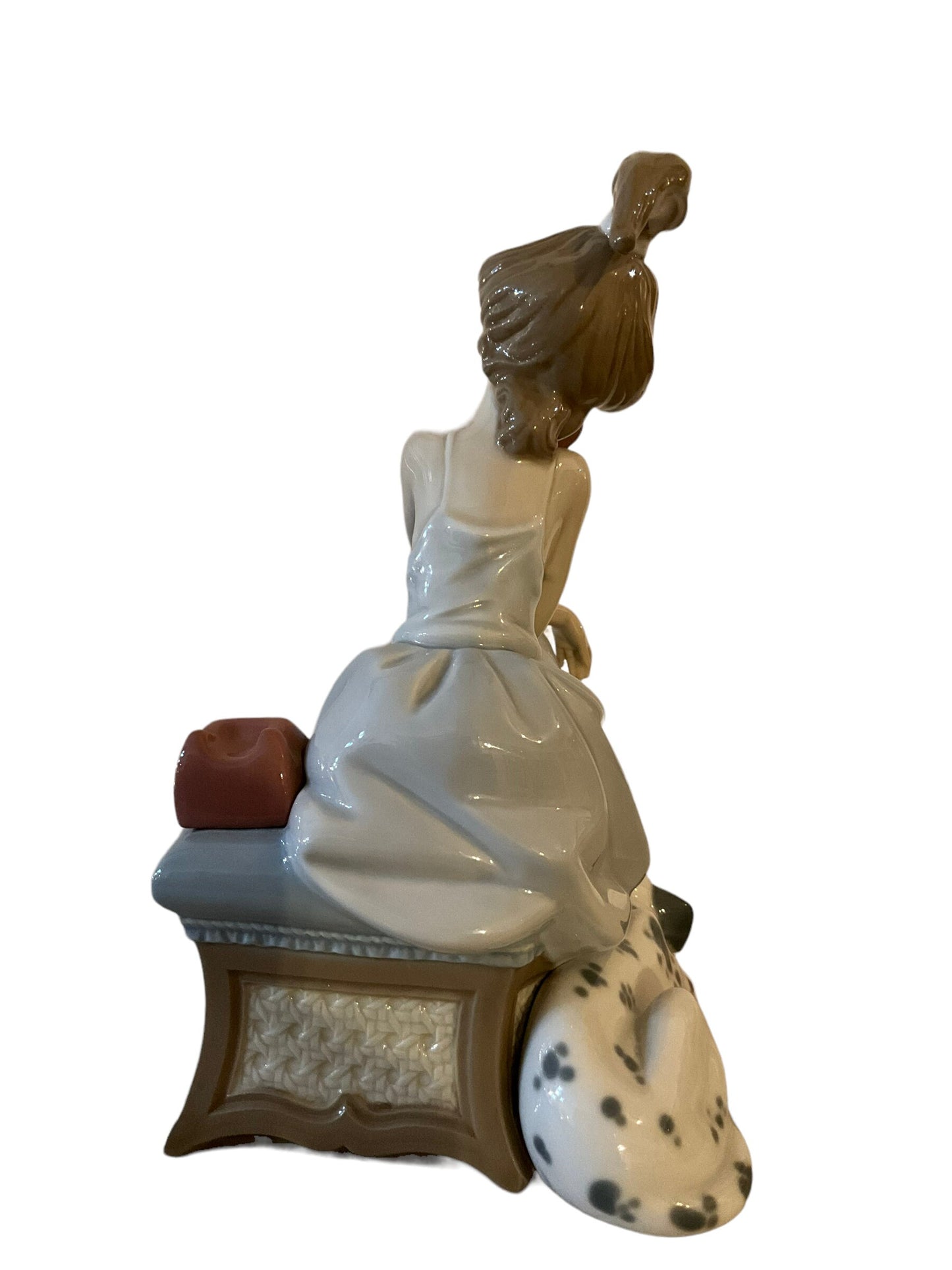 Ceramica Lladro, XX secolo, Ragazza al telefono